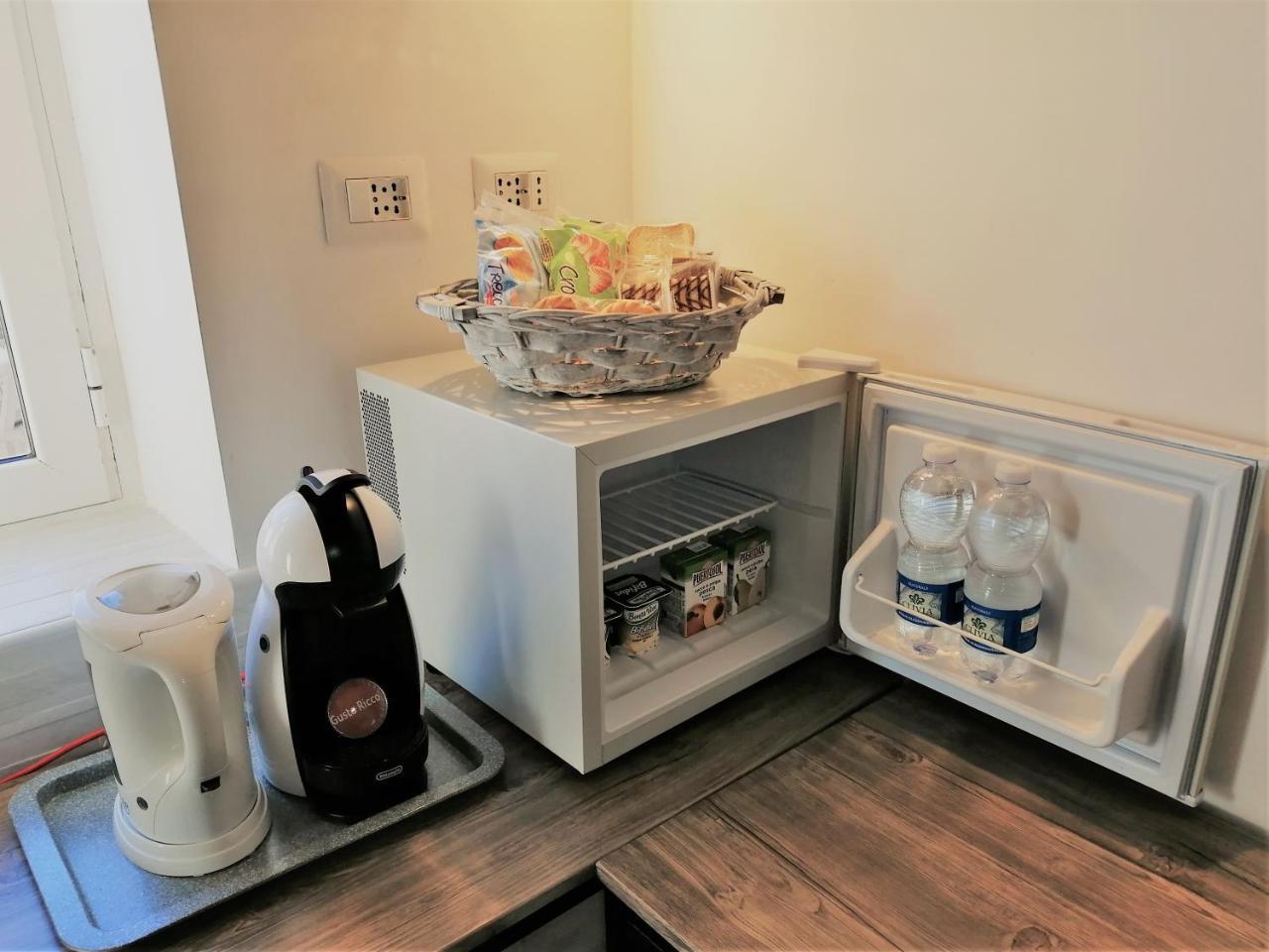 Albachiara Guest House ฟิวมิชีโน ภายนอก รูปภาพ
